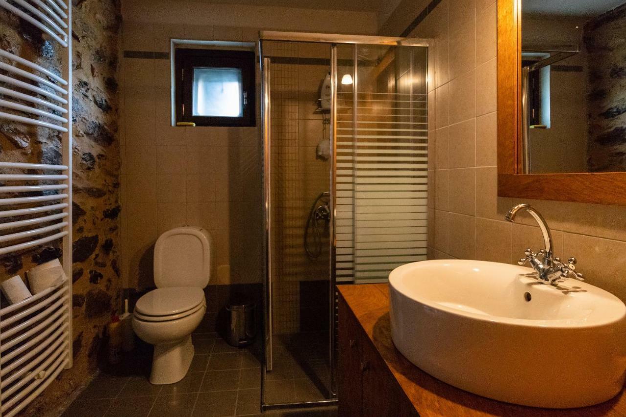 Luxury House In The Hills Guest House Спарти Екстериор снимка
