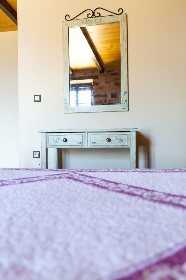 Luxury House In The Hills Guest House Спарти Екстериор снимка