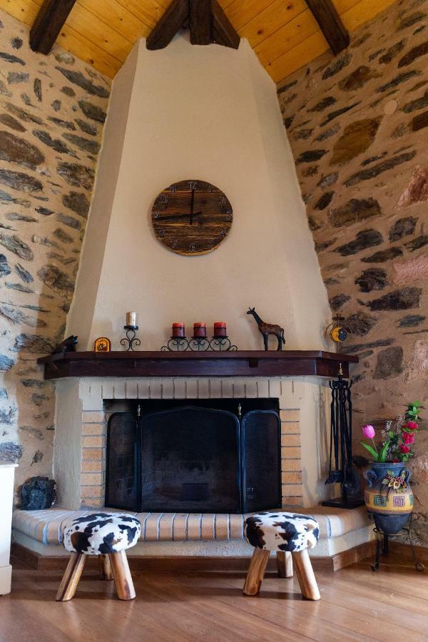 Luxury House In The Hills Guest House Спарти Екстериор снимка