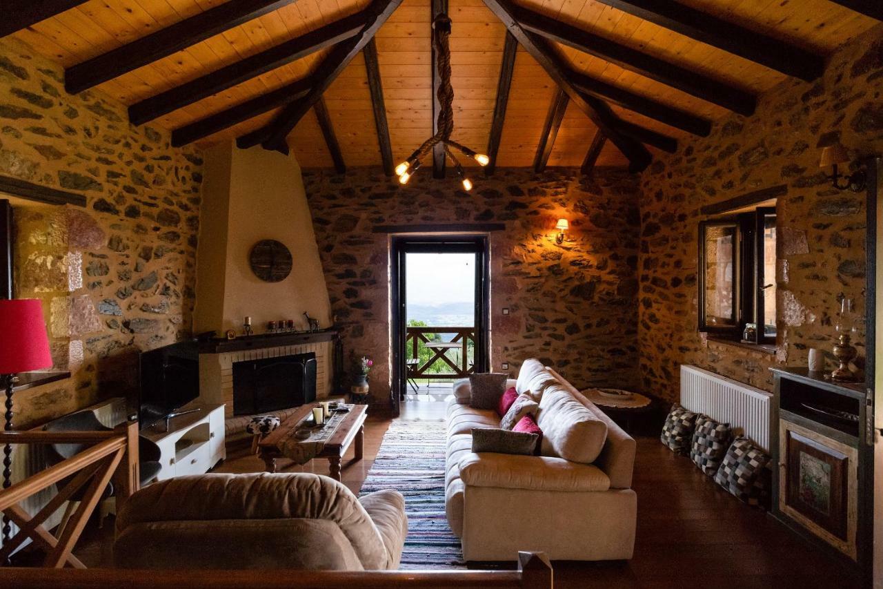 Luxury House In The Hills Guest House Спарти Екстериор снимка