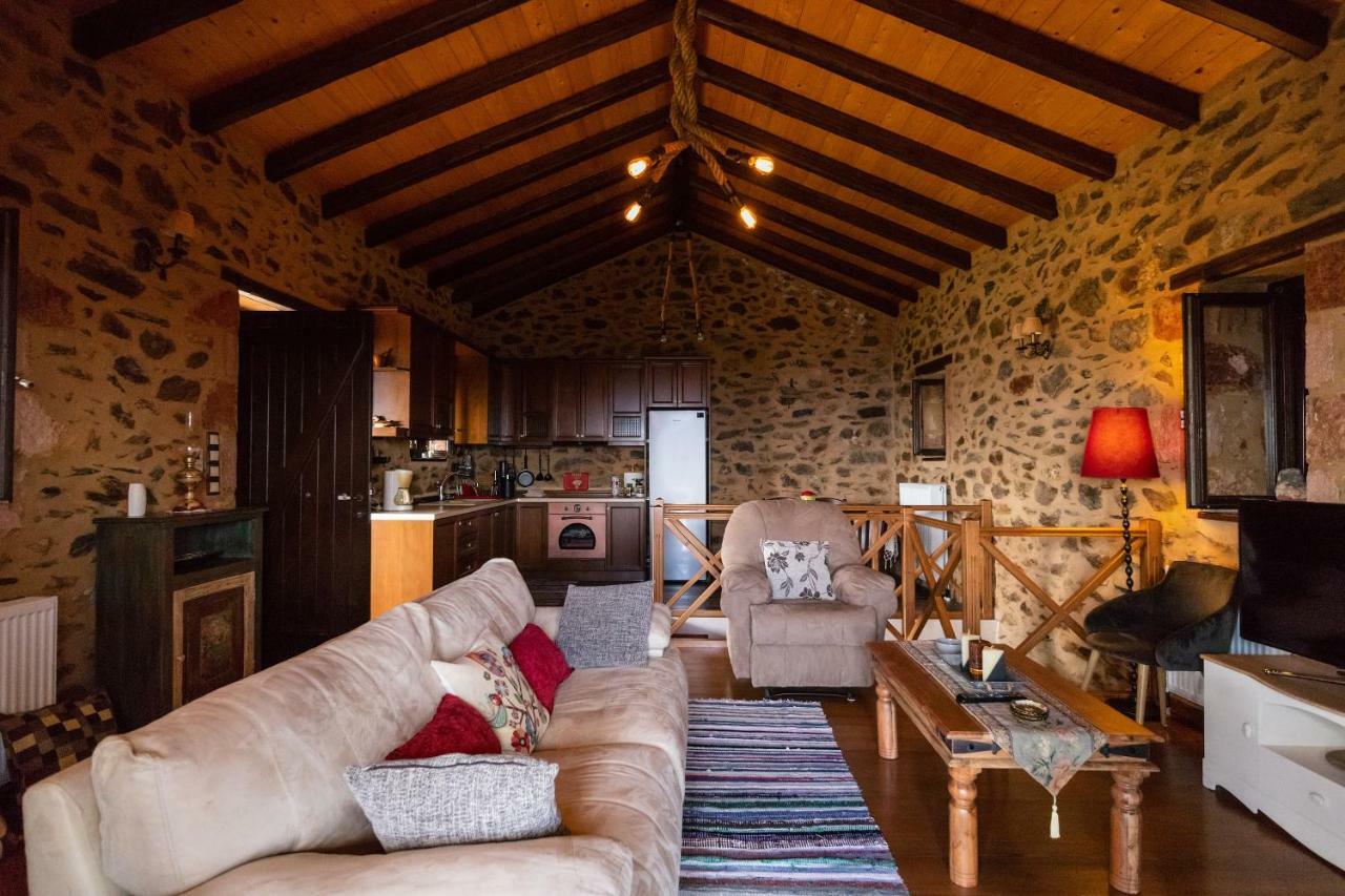 Luxury House In The Hills Guest House Спарти Екстериор снимка